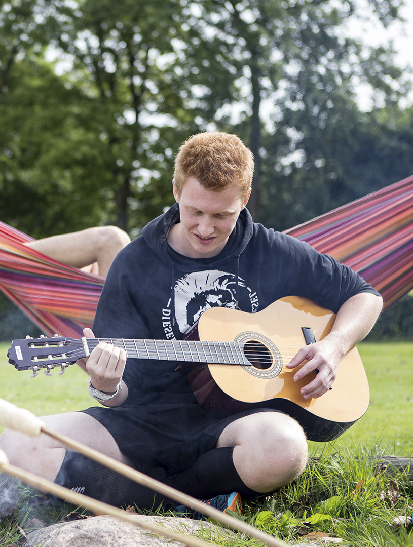 1920X1080 Sang Guitar