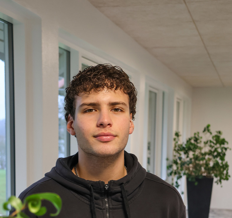 787X740 Dan International