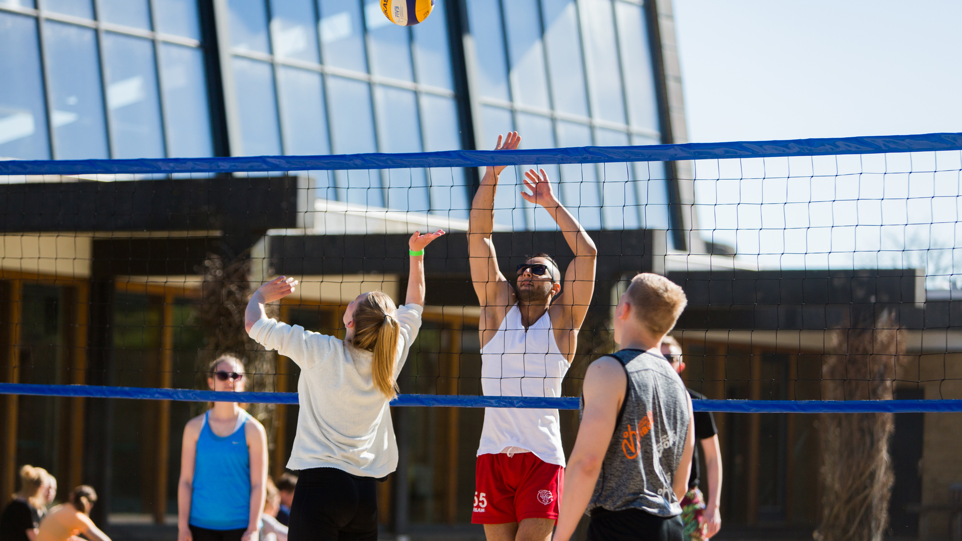 815x1080 elevmøde beachvolley