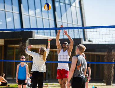 815x1080 elevmøde beachvolley