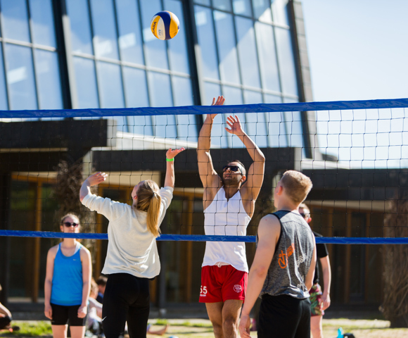 815x1080 elevmøde beachvolley